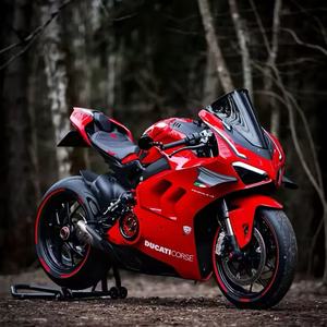 Équipé du Moteur Desmosedici <span class=keywords><strong>Stradale</strong></span> <span class=keywords><strong>V4</strong></span> à 90° de Même Origine que la Moto de Course <span class=keywords><strong>Ducati</strong></span> MotoGP - Product Image 2