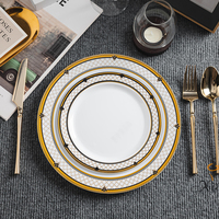 Xueli Assiettes à dîner en plastique imprimées bicolores minimalistes modernes Vaisselle empilable pour un usage quotidien Fête et décoration intérieure