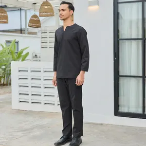 ผู้ผลิตเสื้อเชิ้ตผู้ชายสไตล์ดั้งเดิมของมาเลเซีย สีดำ ทรงสมาร์ทฟิต แขนสั้นลำลอง รับผลิตแบบ OEM เสื้อผ้าผู้ชายสไตล์โมเดิร์น - Product Image 4