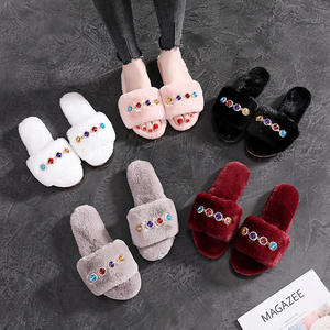 Pantofole Wild Fashion per la casa per ragazze inverno nuovi sandali caldi con diamanti luminosi da donna infradito piatto con pantofole per interni - Product Image 2