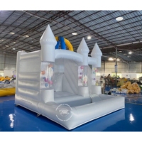 Maison de saut gonflable de nouveau style avec toboggan gonflable flottant Trampoline Bounce House avec ventilateur pour mariage