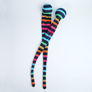 Accessoires de jonglage : Poi en polyester multicolores de 20 cm, en forme de chaussette élastique, pour jonglage à la main et mouvements ondulés - Product Image 1