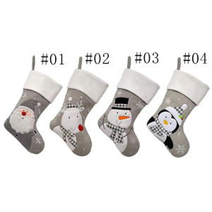Offre Spéciale – Ensemble de Décorations de Noël Personnalisées en Bois Gris de Luxe (Renne, Bonhomme de Neige, Père Noël) – Cadeau de Noël en Gros pour Chaussettes de Noël - Product Image 6