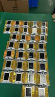 Borne solaire LED double face à montage en surface carrée, en aluminium moulé, type œil de chat, pour marquage routier