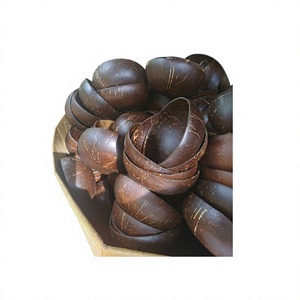 Bols en coquille de noix de coco faits à la main, artisanat en bois naturel pour servir des aliments, offrir en cadeau - Product Image 1