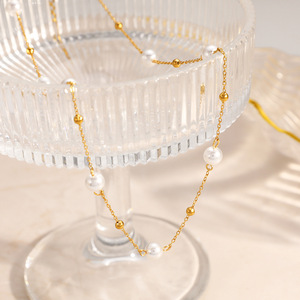 Collier de perles plaqué or 18 carats, chaîne de clavicule superposée, design élégant, à porter au quotidien - Product Image 1