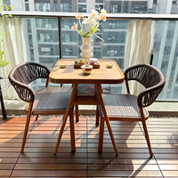 Ensemble bistrot moderne pour extérieur, mobilier de jardin et de terrasse, design emboîtable, table avec étagère de rangement et chaises en rotin tressé