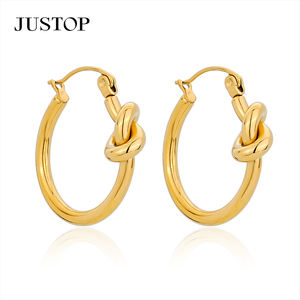 Boucles d'oreilles créoles personnalisées tendance en acier inoxydable plaqué or 18 carats, hypoallergéniques et étanches, bijoux de mode OEM/ODM raffinés - Product Image 1