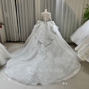 Vestido de Novia de Gala OY039 de Lujo Moderno con Cristales, Estilo Imperio, para Mujer, con Escote en V, Apliques Florales de Encaje y Cola Capilla - Product Image 2