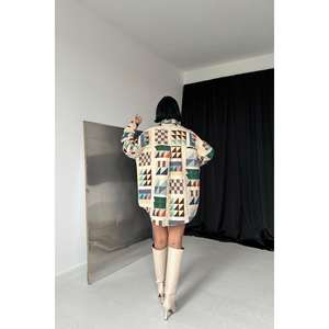 เสื้อเชิ้ตผ้าป๊อปลินสีเขียวลายปะติดปะต่อสำหรับผู้หญิง สไตล์ลำลองติดกระดุม ใส่ได้ทุกวัน - Product Image 1