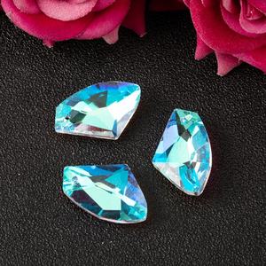 Lustre en verre <span class=keywords><strong>cristal</strong></span> poli AB avec <span class=keywords><strong>suspension</strong></span> à prisme en feuille sur le thème d'une belle fleur - Product Image 2