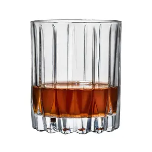 N53 Gobelet en verre à whisky nordique Tasse à whisky en verre transparent transparent avec gaufrage à rayures verticales