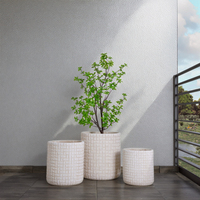 Décorations TT modernes haut de gamme Pots de fleurs et jardinières de grande taille personnalisés sculptés à la main pour le type de paquet d'utilisation de sol de centre commercial
