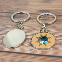 Porte-clés en bois gravé au laser sur mesure avec incrustation de coquille d'ormeau, écologique, en bois naturel, pour souvenir, vente en gros OEM