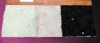 Tissu en dentelle style fleur de prunier, côtelé 3D, en forme de fleur à cinq pétales, avec perles, 100% polyester, pour robes de filles, articles en stock
