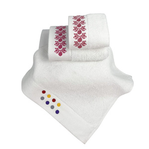 ผ้าเช็ดหน้าผ้าฝ้ายแท้ 30x30 ซม. ทรงสี่เหลี่ยมหนาพิเศษ ปักลายแพลตตินั่ม เนื้อผ้านุ่มละมุนผิว เหมาะสำหรับใช้ในโรงแรม - Product Image 4