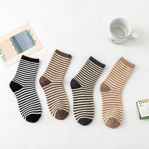 Thời Trang Thiết Kế Mới Cô Gái Crew Sọc Vớ Cotton Thoáng Khí Người Phụ Nữ Vớ - Product Image 1