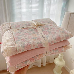 <span class=keywords><strong>Set</strong></span> di Biancheria da Letto in Cotone a Doppia Garza Stampata con Bordi in Pizzo, <span class=keywords><strong>Set</strong></span> <span class=keywords><strong>Copripiumino</strong></span> 4 Pezzi - Product Image 1