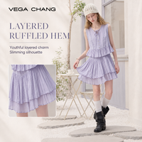 Ensemble jupe deux pièces décontracté VEGA CHANG, élégant et texturé, avec boutons coquille, bordure en dentelle violet clair et volants étagés