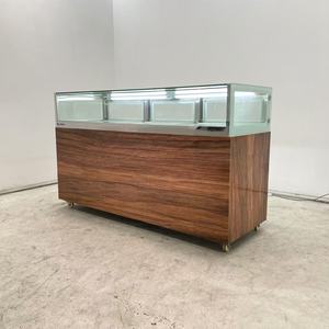 Vitrina Refrigerada para Pasteles de Alta Calidad, Comercial, de Una Sola Capa, Cuadrada, de Vidrio, con Enfriamiento por Aire y Control Mecánico, para Pastelería - Product Image 1