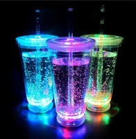 Gobelets lumineux LED colorés personnalisés en plastique de 16 oz avec couvercle et paille – Cadeaux pour Halloween, Noël, bars et fêtes