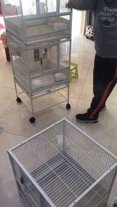 Fabricant <span class=keywords><strong>de</strong></span> <span class=keywords><strong>cage</strong></span> à oiseaux en métal <span class=keywords><strong>de</strong></span> haute qualité <span class=keywords><strong>cage</strong></span> <span class=keywords><strong>de</strong></span> <span class=keywords><strong>transport</strong></span> canari Grande <span class=keywords><strong>cage</strong></span> à oiseaux d'élevage avec support roulant - Product Image 5