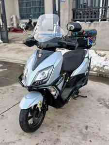 <span class=keywords><strong>Scooter</strong></span> <span class=keywords><strong>Suzuki</strong></span> UY125 124cc monocylindre refroidi par air avec injection électronique et variateur CVT pour les trajets urbains - Product Image 3