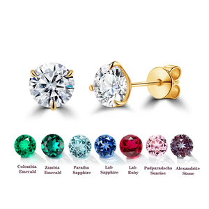 Boucles <span class=keywords><strong>d</strong></span>'oreilles en <span class=keywords><strong>or</strong></span> 14K 18K Boucles <span class=keywords><strong>d</strong></span>'oreilles personnalisées à 3 griffes 0.5-5CT en laboratoire avec pierres précieuses émeraude <span class=keywords><strong>saphir</strong></span> RUBY Alexandrite - Product Image 1