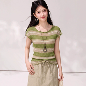 Hermoso conjunto de verano con un diseño genial, camiseta de punto a rayas con bloques de color y volantes, para mujer, top informal. - Product Image 1