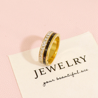 Bague unisexe en acier inoxydable plaqué or 18 carats avec chiffres romains émaillés noirs et zirconiums cubiques taillés, bijou tendance pour femme, idéal pour les cadeaux.