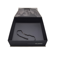 Boîte rigide élégante pour vêtements avec rabat magnétique en carton mat de 2 mm d'épaisseur, matériaux recyclés personnalisés, emballage tendance pour cravates