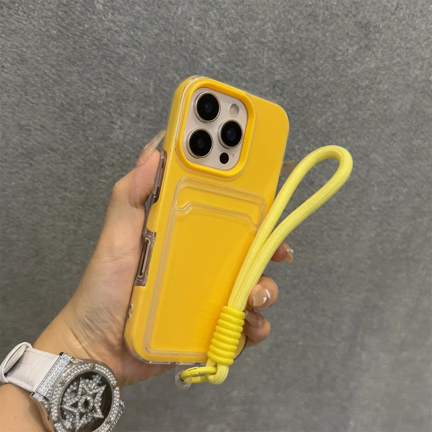 Jaune