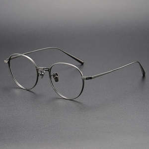 チタン製メガネ ローズゴールド仕上げ 処方箋対応 安全メガネ ソリッドパターン ダイヤモンドフェイスシェイプ ACレンズ素材 - Product Image 4