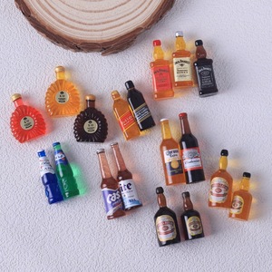 Offres Spéciales : Miniatures de nourriture, jouets en forme de bouteilles de boissons, accessoires en résine, breloques pour sacs, sachets surprises en résine pour la décoration - Product Image 6