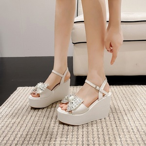 Sandales à talons compensés tendance 2023, nouvelles sandales à talons compensés en PVC pour femmes - Product Image 1