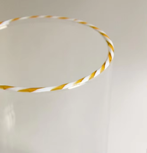Mug en verre transparent fait main avec poignée torsadée or et blanc, esthétique personnalisée, poignée en forme de canne à sucre, bordure dorée, tasse à café en verre - Product Image 3