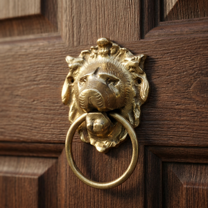 Timbre de Puerta de Latón con Diseño de Cara de León de Lujo - Product Image 2