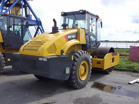 Compacteur vibrant puissant de 18 tonnes XS183J à tambour unique pour projets de compactage de chaussées et de terrassement