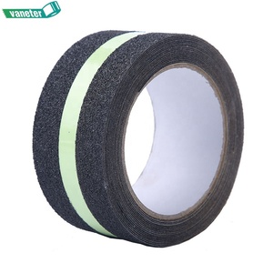 Acrylic chống trượt Grit mài mòn băng dính màu đen với sọc phản chiếu cho cầu thang ngoài trời & bước không trượt cảnh báo lực kéo - Product Image 2