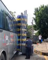 Nettoyeurs de voitures électriques mobiles spécialement conçus pour les autobus et les autocars, capable de nettoyer efficacement différents types d'autobus.