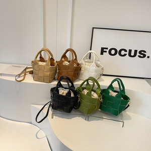 Nouveau style tendance : Sac à main bandoulière rétro pour femme, style coréen, tissé, petit format, avec fermeture éclair unique, design original, couleur Tanjing - Product Image 2