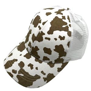 Casquette de baseball personnalisée pour femme, motif vache noire, avec porte-queue de cheval, effet vieilli, design respirant, dos en maille imperméable, style sportif et urbain - Product Image 6