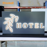 Enseigne LED personnalisée à haute luminosité et longue durée de vie, en acier inoxydable, avec garniture en aluminium antirouille pour la réception d'hôtel
