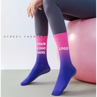 Top Vente Logo Personnalisé Meilleur Respirant Résistant À L'usure Gradient Couleur Yoga Pilates Crew Full Grip Chaussettes