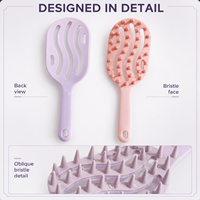 Brosse de massage du cuir chevelu à long manche en gros avec poils en TPE, brosse de lavage des cheveux ventilée en PP pour le soin du cuir chevelu humide et sec