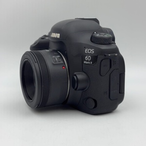 Appareil photo reflex numérique plein format <span class=keywords><strong>Canon</strong></span> <span class=keywords><strong>6D</strong></span> <span class=keywords><strong>Mark</strong></span> II + objectif 50 mm F/<span class=keywords><strong>1</strong></span>.8STM, reconditionné, 23,2 MP, avec connectivité Wi-Fi. - Product Image 1