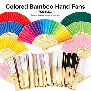 พัดไม้ไผ่พับได้พิมพ์ลายตามสั่ง หลายสี พัดกระดาษเปล่าสำหรับงานแต่งงาน ของที่ระลึกส่งเสริมการขายขององค์กร ขายส่ง - Product Image 1
