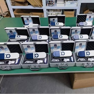 เครื่องตรวจหาเส้นเลือดแบบพกพา Tyson Vein Finder รุ่น QV500 ปรับปรุงใหม่ ระยะตรวจ 5-35 ซม. อุปกรณ์สอนการฉีดยาทางการแพทย์ - Product Image 4