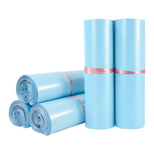 Sac d'expédition bleu lait avec pompon, 4 cm, auto-adhésif, pour e-commerce et logistique, grande quantité - Product Image 1