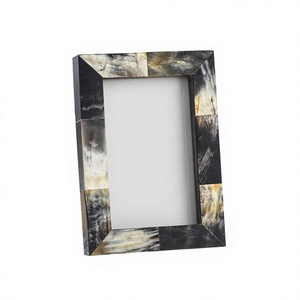 Cadre photo personnalisable en résine de luxe avec incrustation polie, artisanat SAMI HANDICRAFT pour la décoration - Product Image 1